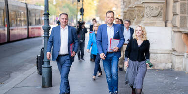 SPÖ-Chef Andreas Babler, Vize-Klubchef Philip Kucher und SPÖ Frauenchefin Eva Maria Holzleitner