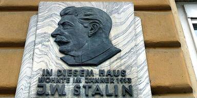 Stadtregierung lässt Entfernung von Stalin-Tafel prüfen