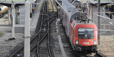 Oberleitung defekt: Bahnverkehr in Wien lahmgelegt