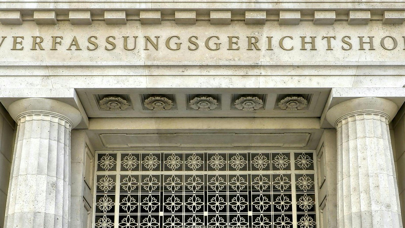 Wegen der COVID19Regeln Weitere VfGHBeratungen oe24.at