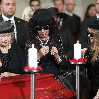 Die Bilder zur Trauerfeier von Richard Lugner