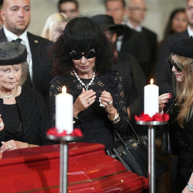 Ein letztes Mal an der Oper vorbei. Der Opernball hat Richard Lugner auch über die Tore Wiens berühmt gemacht.