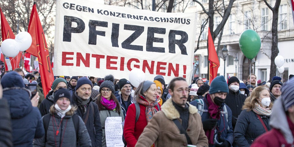 Falsche Polizisten bei Corona-Demo