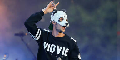 Panda-Rapper Cro singt in Wien