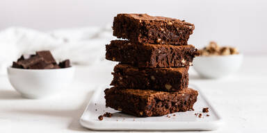 Einfach und saftig: Brownies und Blondies zum Nachbacken