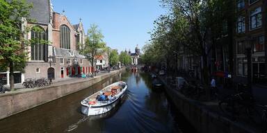 Amsterdam verbannt Schiff-Touristen