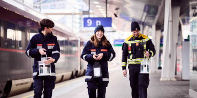 Friedenslicht aus Bethlehem kam per Railjet nach Wien