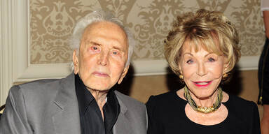 Witwe von Kirk Douglas mit 102 Jahren gestorben