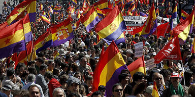 Tausende Spanier wollen Dritte Republik