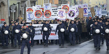 Burschenschafter-Marsch quer durch Innsbruck