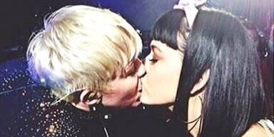 Miley Cyrus & Katy Perry im Zungen-Zoff