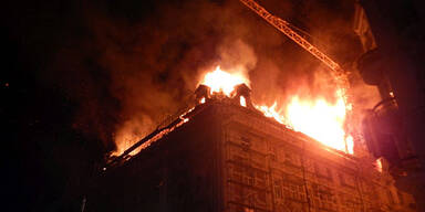 Brand in Wohnhaus: Feuerwehr-Großeinsatz 