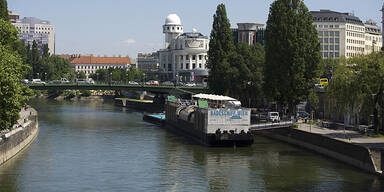 Donaukanal Wien Urania Badeschiff