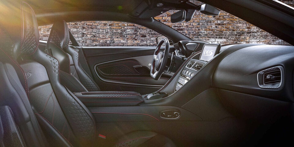 Aston Martin Vantage und DBS als