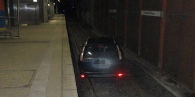 Betrunkener fuhr mit Auto in U-Bahn-Tunnel