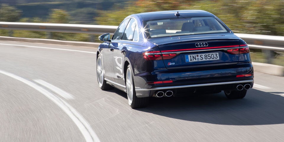 Audi greift mit dem neuen S8 an