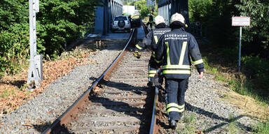 Auto Eisenbahnbrücke Pinkafeld