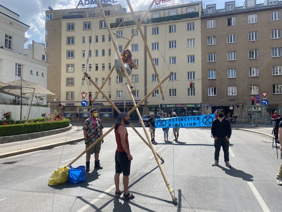 Nippel Protest Umwelt Naschmarkt Secession Blockade