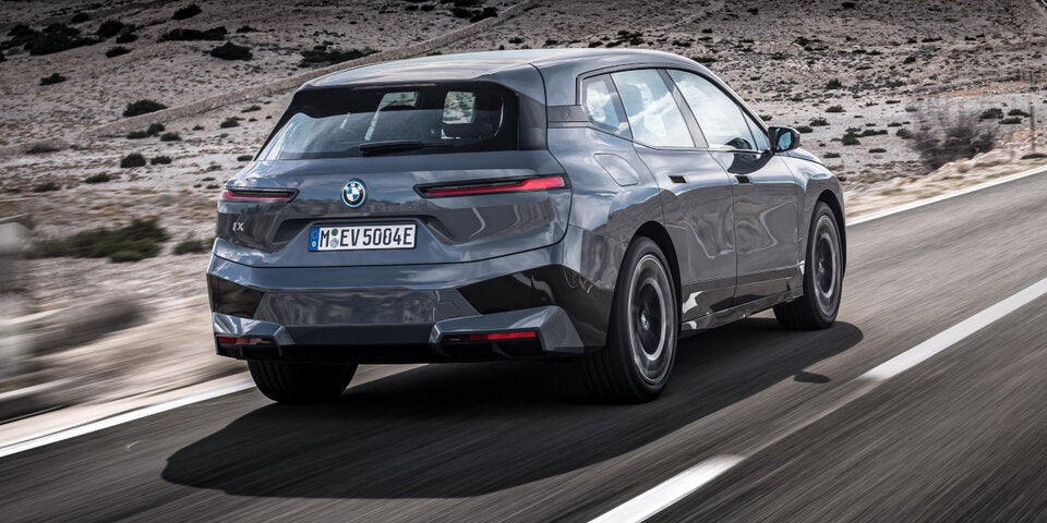 BMWs Elektro-Flaggschiff als Erlkönig in Wien erwischt