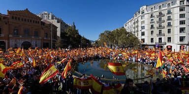 1 Million Demonstranten in Barcelona für Einheit Spaniens