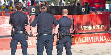 Beachvolleyball-WM: Polizist verprügelt