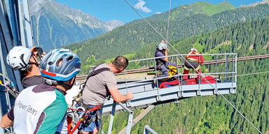 Toter auf Lift: 430 Touristen von Berg evakuiert