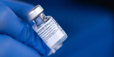 Omikron: Biontech passt Impfstoff bereits an