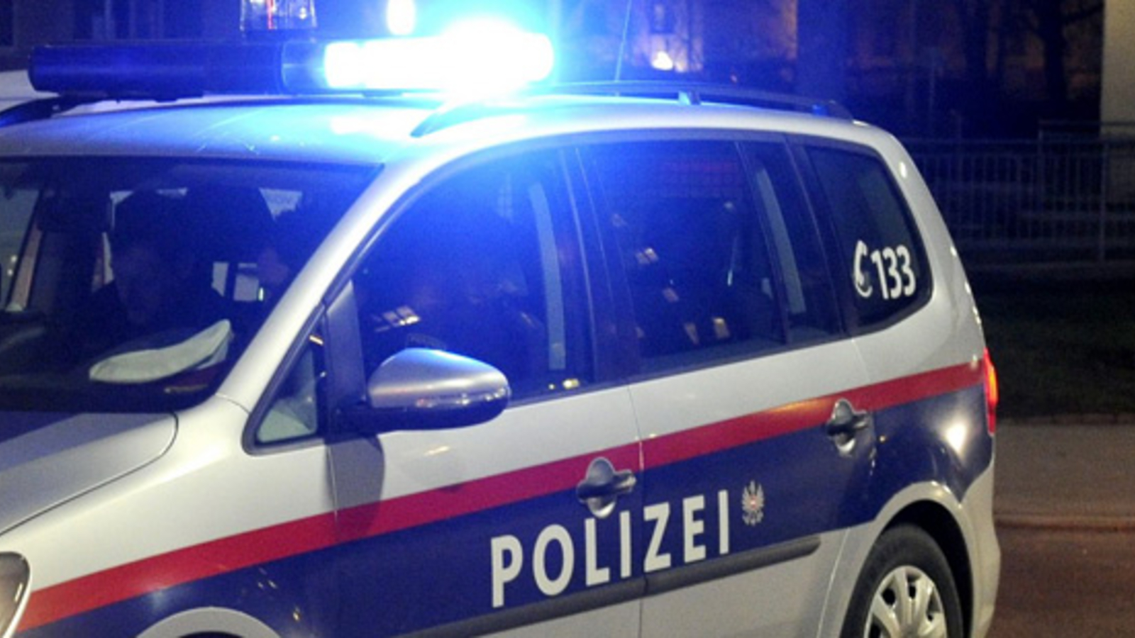 Wiener bunkerte 81 gefälschte Polizeiausweise in Wohnung 