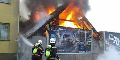 Spektakulärer Brand und Explosion in Wien