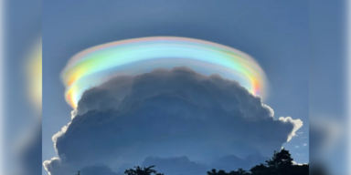 Naturspektakel Regenbogentuchwolke