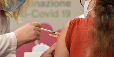 Corona-Impf-Pannne: Heim-Mitarbeiter bekamen fünffache Dosis gespritzt | Zwischenfall in Stralsund