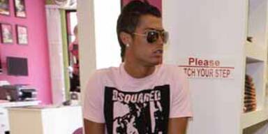 Peinlich? Cristiano Ronaldo als rosa Modepuppe