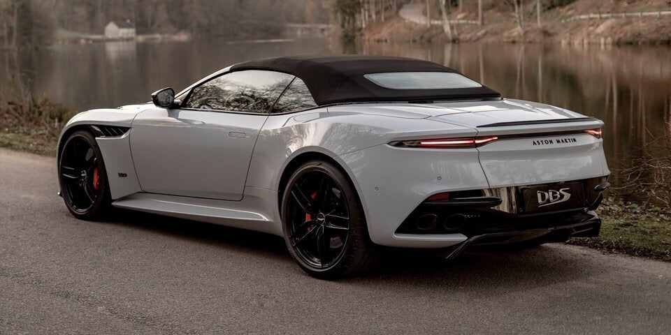 Der DBS Superleggera Volante startet
