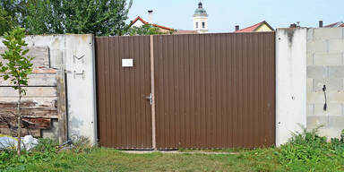 Eingangstor vom Tatort des verunglückten Einbrechers im Burgenland