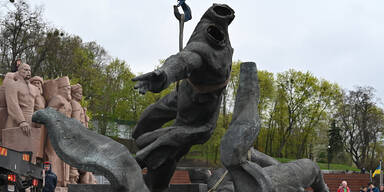 Kiew demontiert Denkmal aus Sowjetzeiten