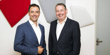 Andreas Weiss (CEO Dentsu Aegis Network Austria) und Andreas Knie (CEO media.at)