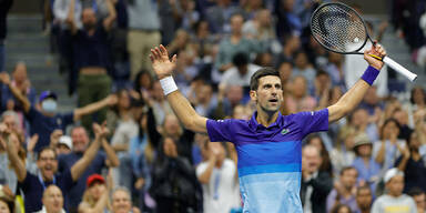 Djokovic ringt Zverev im Halbfinale nieder