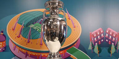 UEFA plant mit Fans - Vier Standorte wackeln