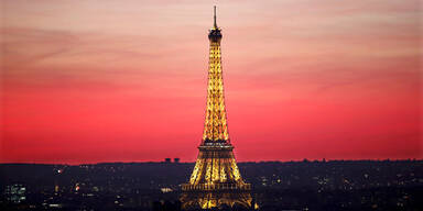 Eiffelturm wird mit  schusssicherem Glas gesichert