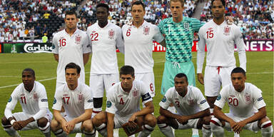 Panne! Nur zehn Engländer auf Mannschaftsfoto