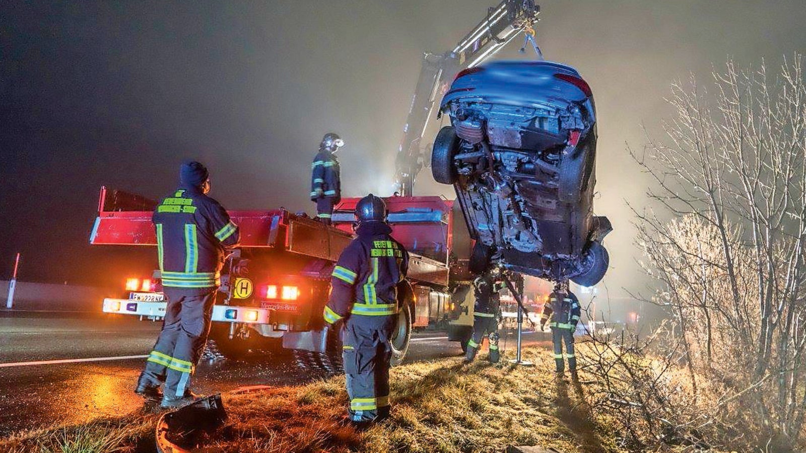 Wollte Freundin nach Hause fahren Enkel (14) schrottet Opas Audi auf