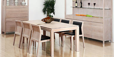Eschenholz lässt Möbel leicht und hell wirken