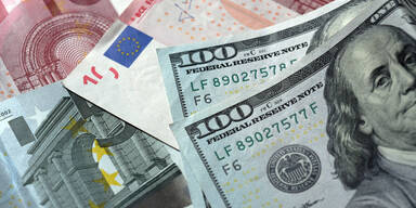 Euro erstmals seit zwei Jahrzehnten auf US-Dollar-Parität gefallen
