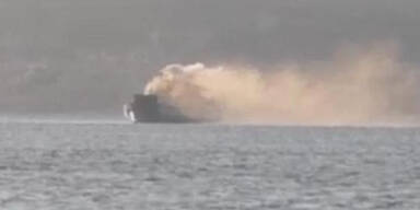 Passagierschiff mit 300 Personen an Bord brennt im Mittelmeer