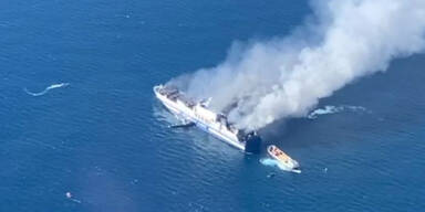 Feuer-Drama im Mittelmeer: Zwölf Vermisste