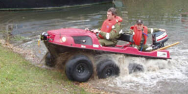 Erstes Feuerwehr-Auto Österreichs, das schwimmt