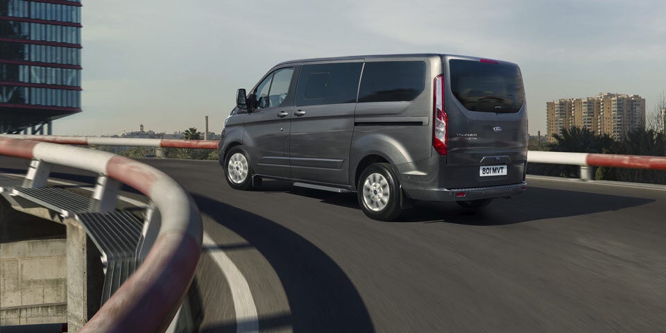 Fords Bulli-Gegner kommt mit Plug-in-Hybrid