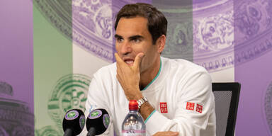 Tennis-Ass Roger Federer bei einer Pressekonferenz in Wimbledon