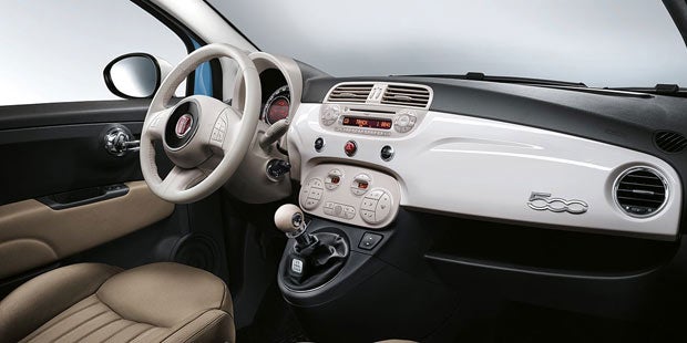 Fiat 500 „Vintage 75“ feiert Premiere
