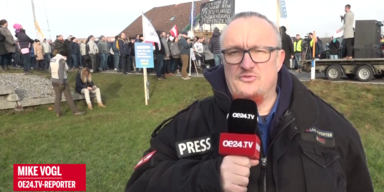 Frankenburg Demonstration gegen Asylunterkunft.png